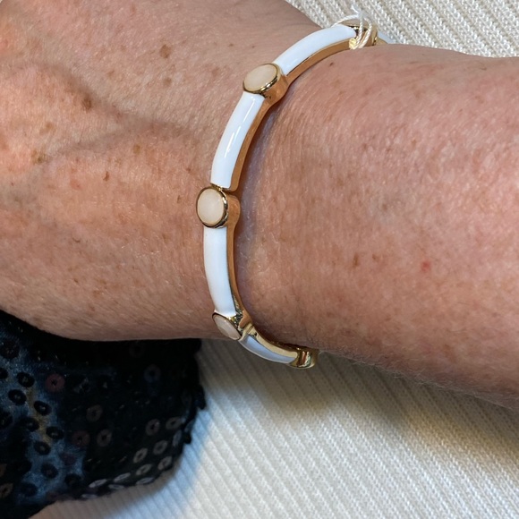 NWT MARSHMALLOW HAND PAINTED WHITE ENAMEL STRETCHY BRACELET WITH NUDE CRYSTAL - Picture 6 of 14